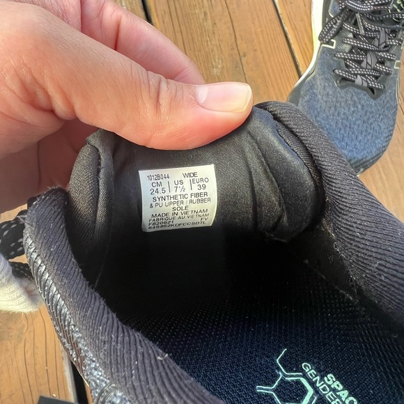 ASICS GT 2000 - Picture 4 of 9